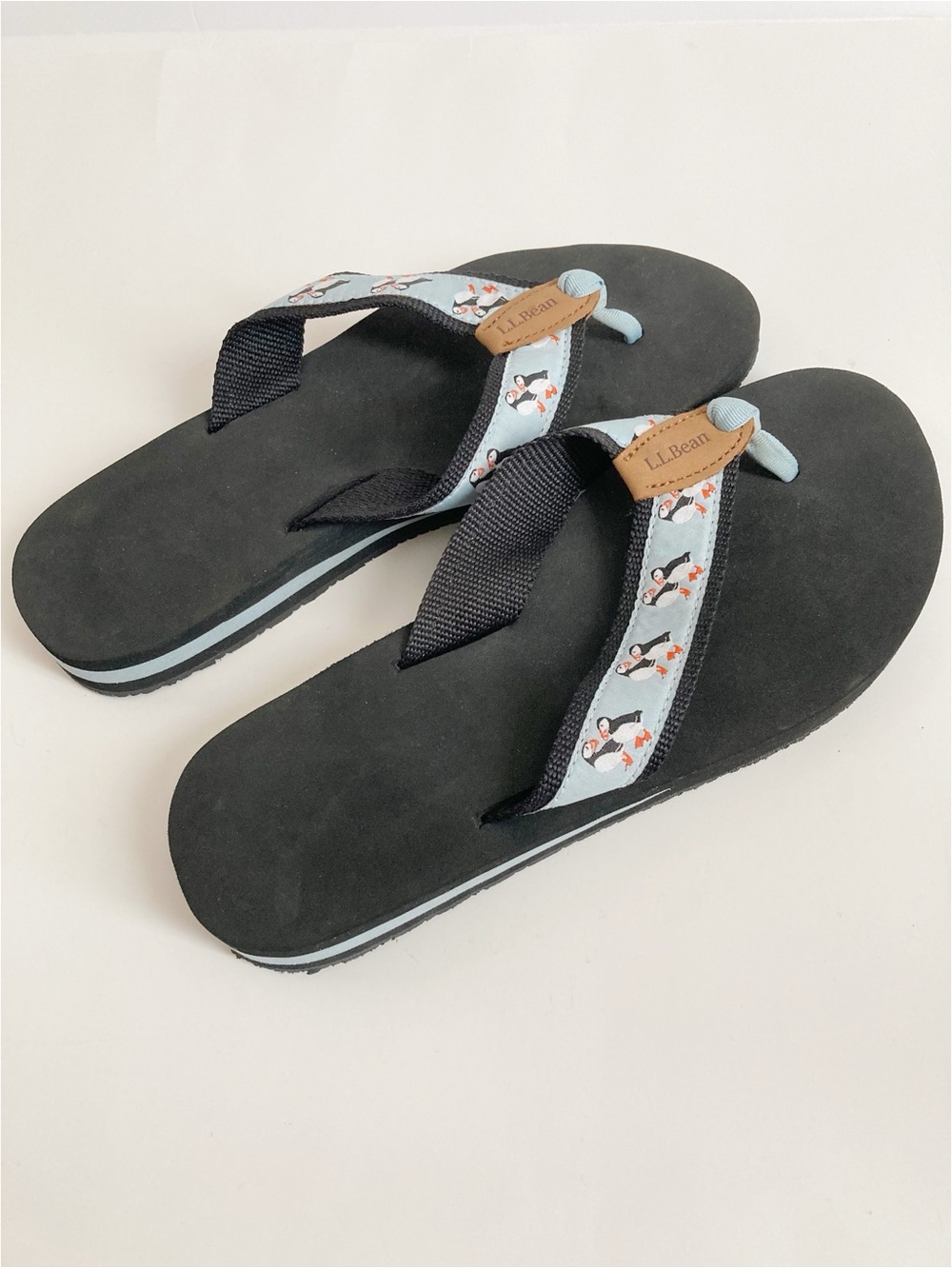 L.L. Bean Original Maine Isle Puffins Flip Flops Motif